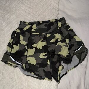 Lululemon hotty hot shorts size 2